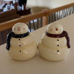 Demdaco Snowman Shaker Set - Cream and Black with Red and Blue Accents